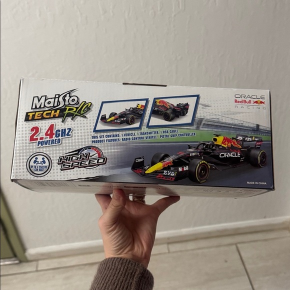 Maisto Racing Remote Control Vehicle 1:24 Scale Red Bull - Picture 4 of 6